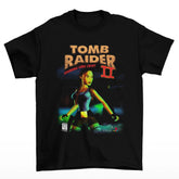 Camiseta Algodão Premium Tomb Raider II – Lara Front Attack